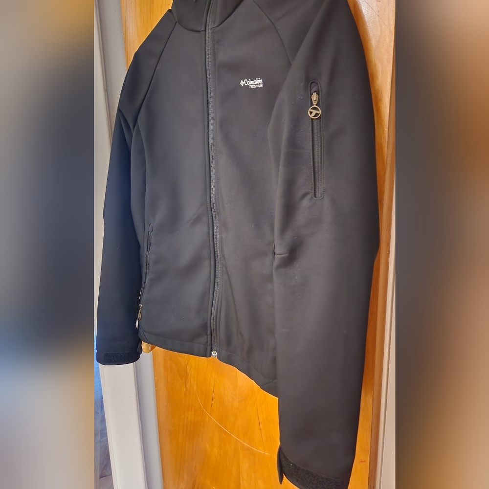 Columbia Titanium Soft Shell Jacket - Picture 4 of 5